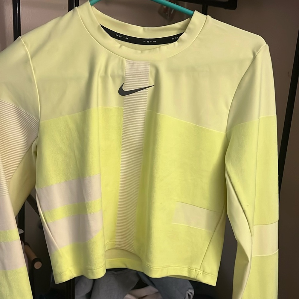 Nike Cropped top